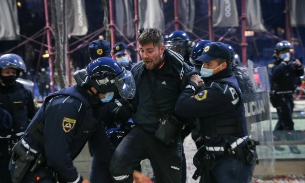 Κορονοϊός -Σλοβενία: Επεισόδια σε διαδήλωση εναντίον των περιοριστικών μέτρων με τραυματίες και συλλήψεις (βίντεο)